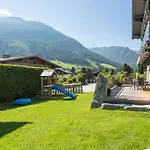 Apartmenthaus Maximilian *